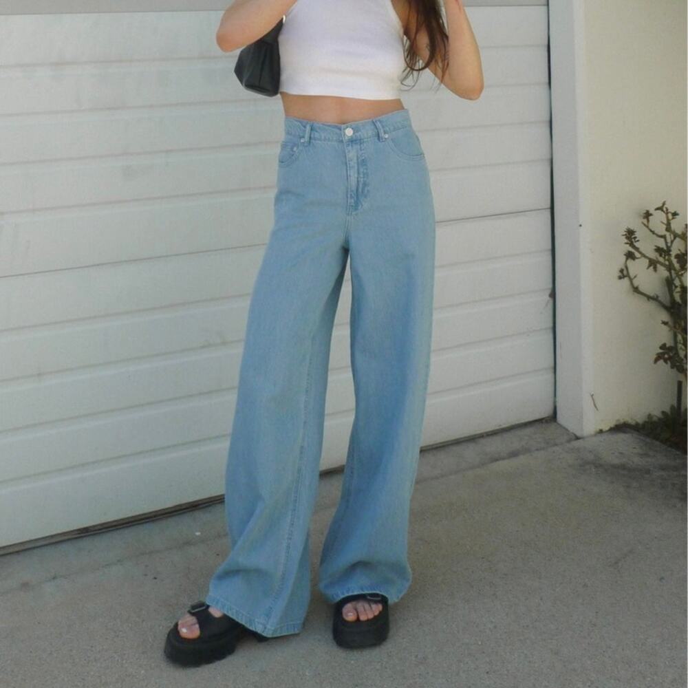 Z Supply Mia Loose Wide Leg Denim Pant in Light Vintage Indigo